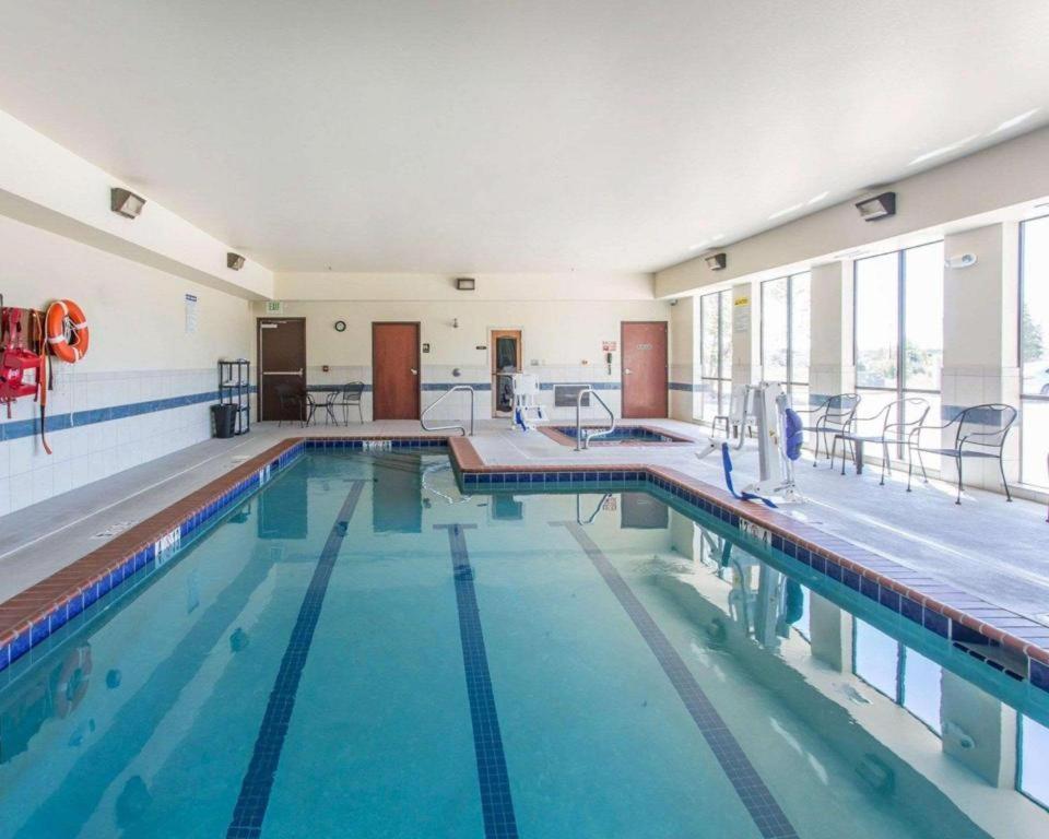 Comfort Inn & Suites Madisonville Zewnętrze zdjęcie