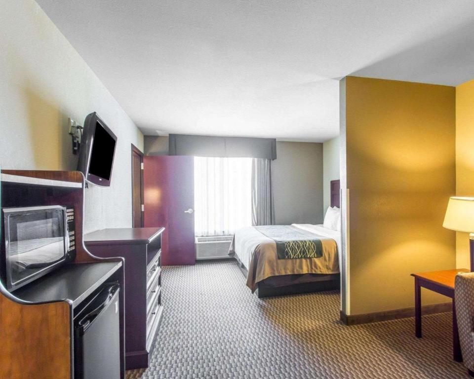 Comfort Inn & Suites Madisonville Zewnętrze zdjęcie