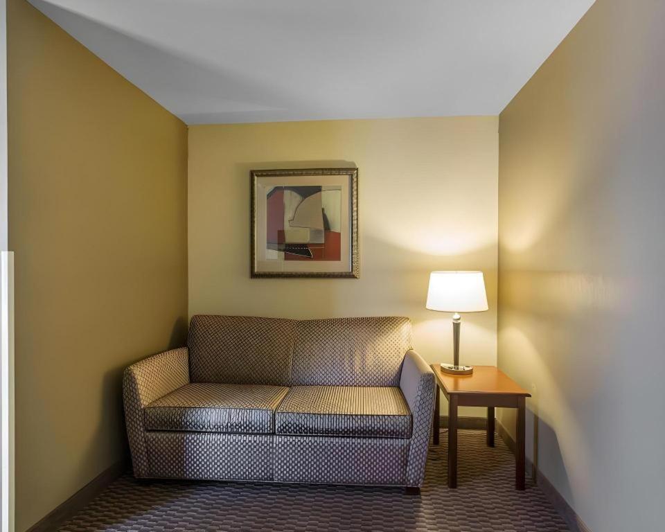 Comfort Inn & Suites Madisonville Zewnętrze zdjęcie