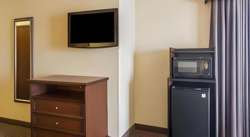 Comfort Inn & Suites Madisonville Zewnętrze zdjęcie